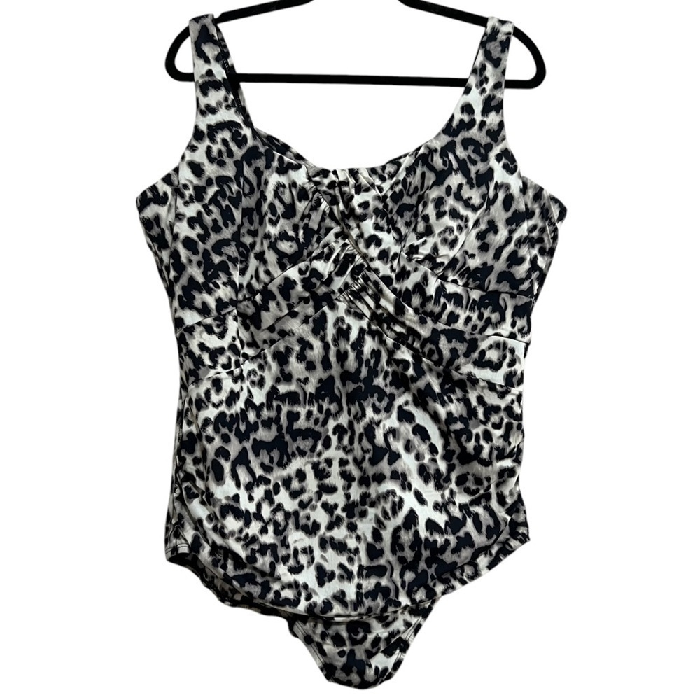 Lands’ End Carmela Leopard One Piece Swimsuit Size 24W - Picture 2 of 11